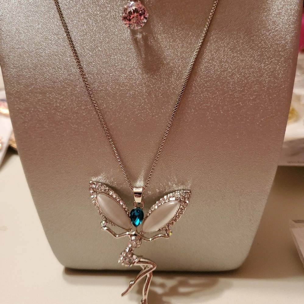 Jewelry - Picture 5 of 8